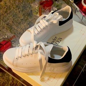 Alexandra McQueen sneakers size 39